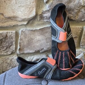 Women's Black and Pink Athletic Shoes